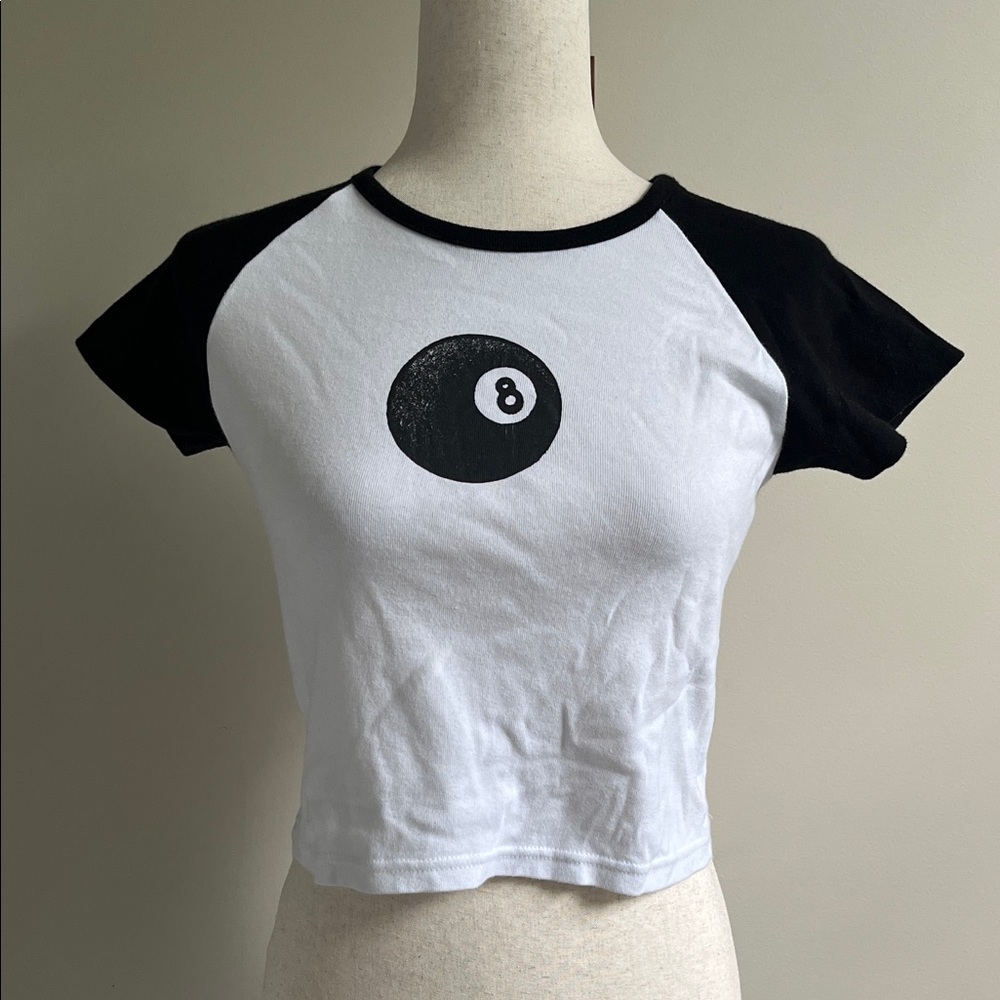 UO 8 Ball Raglan Black and White T Shirt 100% Cotton Size Large